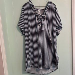 Women’s Hooded Pool Coverup